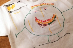 kinder-bemalen-t-shirts_Domäne-Dahlem-1.2.12.18_c