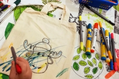 kinder-bemalen-t-shirts_Domäne-Dahlem-1.2.12.18_i